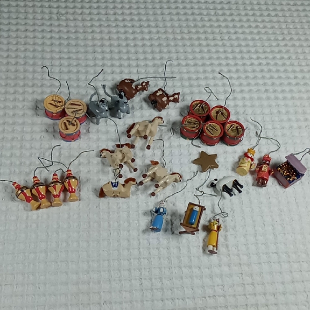 Vintage Wooden Top Wired Ornaments 31 Total Nativity For Wreaths or Mini Trees